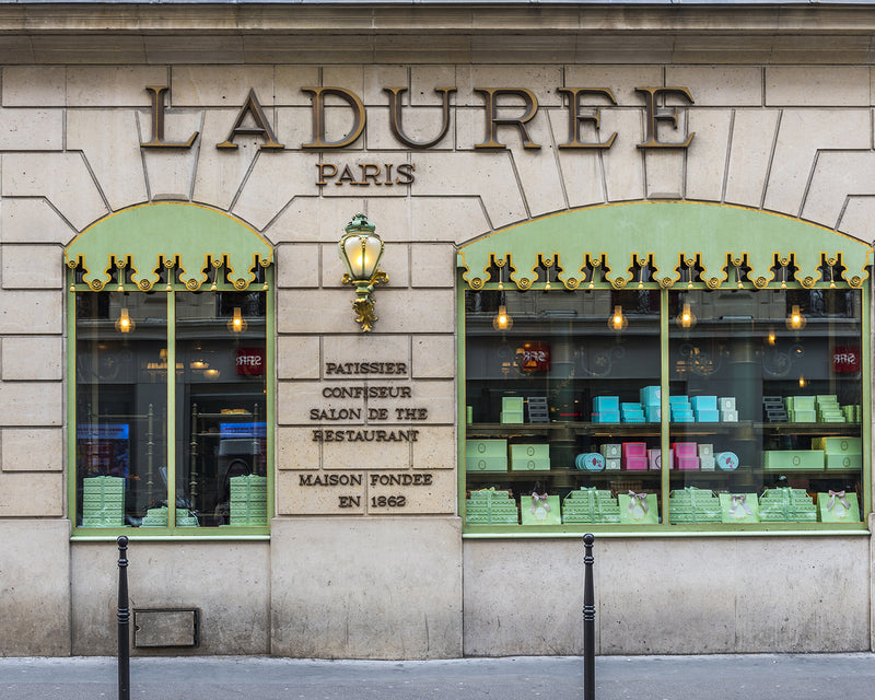 Champs-Élysées – Retail Store Tours