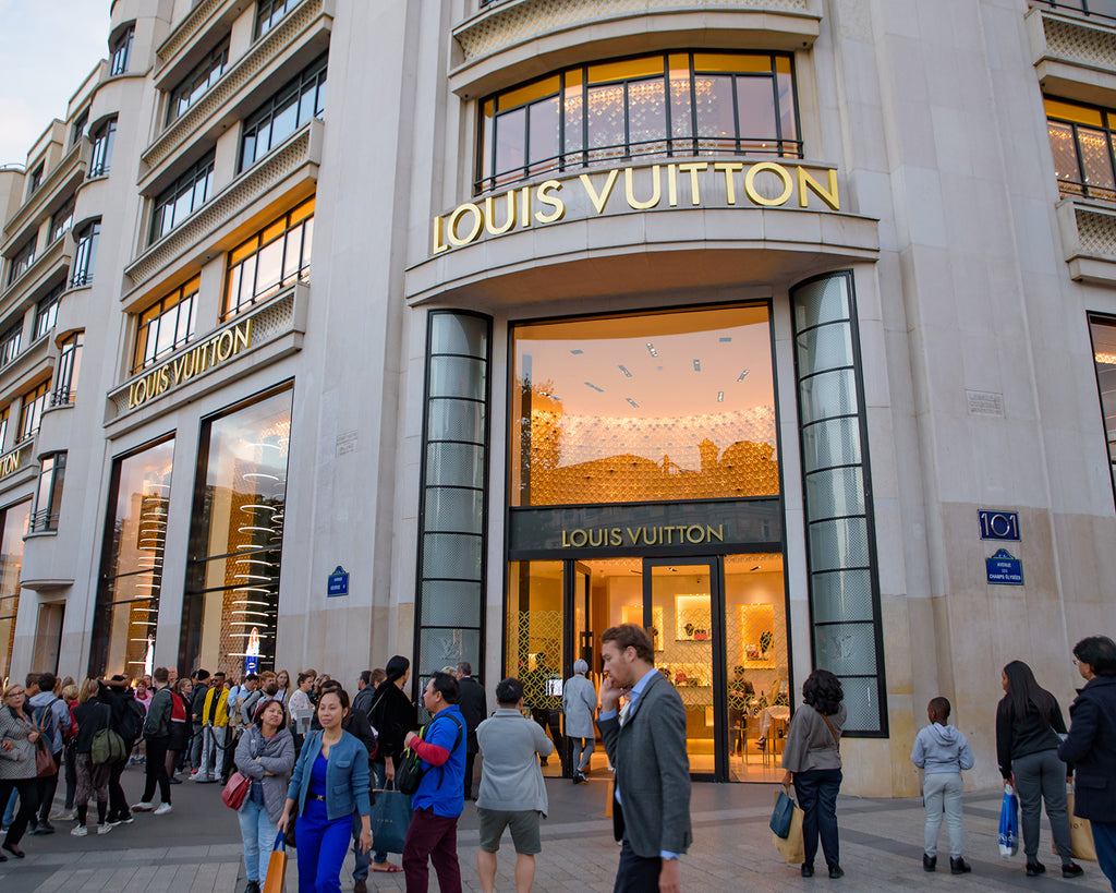 Louis Vuitton flagship store at the Champs-Elysees, Paris FR Stock